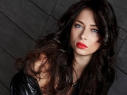 Актриса Настасья Самбурская жестко ответила на критику своего наряда
