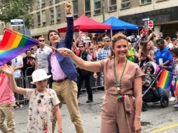 Премьер-министр Канады принял участие в прайд-параде в Торонто