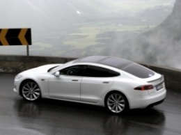 Американец на Tesla Model S проехал 800 км без подзарядки