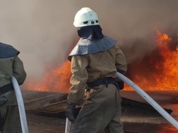 В Днепре горела крыша завода Коминмет