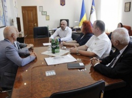 Глава Херсонского облсовета Владислав Мангер провел встречу с европейской делегацией