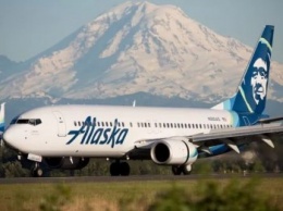 Alaska Airlines сняла с рейса сразу 11 дебоширов