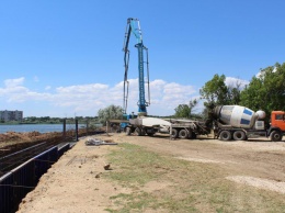 В Саках начали строительство второй части набережной вдоль лечебного озера (ФОТО)