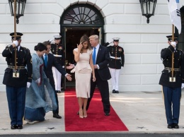 Мелания Трамп на встречу с президентом Южной Кореи надела французское платье за $2300