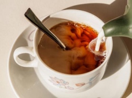 Почему чай и молоко не рекомендуют смешивать