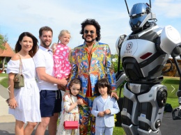 Огромный говорящий робот и звездные гости: как отметил день рождения 5-летний сын Филиппа Киркорова (ВИДЕО)