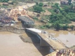 В Кении обрушился мост, построенный китайской компанией (фото)