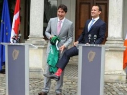 Ирландский премьер встретил Трюдо в "канадских" носках