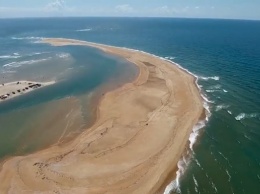 На видео сняли "всплывший" остров, ставший хитом