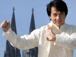 Xiaomi представила лимитированную серию флагмана Mi 6 Jackie Chan с автографом Джеки Чана