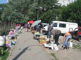 Бердянские власти уберут стихийную торговлю на ул. Тищенко