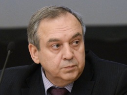 Мурадов призвал активно обсуждать развитие железной дороги и портов в Крыму