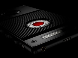 RED представила первый в мире смартфон с голографическим экраном Hydrogen One