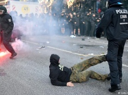 В ходе акции протеста "Welcome to Hell" в Гамбурге произошли беспорядки