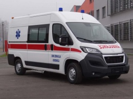 Кировские районные больницы получили новые машины «скорой помощи»