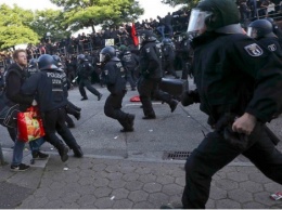 Более ста полицейских пострадали в ходе беспорядков в Гамбурге