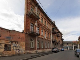 В Одессе снова строят возле дома с одной стеной