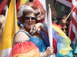Крупнейший в истории Лондона гей-парад собрал 1,5 миллиона человек