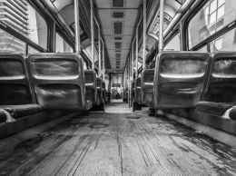 Страшный случай: пенсионер лишился двух ног под колесами трамвая