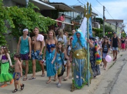 День рыбака в «Отраде»: татуированный Нептун, одесские мотивы и парад от Люстдорфа до Совиньона