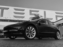 Илон Маск показал фотографию первой Tesla Model 3