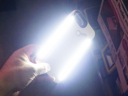 В Японии выпустили чехол для iPhone 7 Plus со встроенным прожектором
