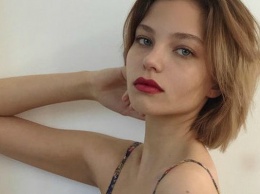 Фотосессия 18-летней дочери Кафельникова без нижнего белья