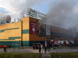 В Москве в торговом центре произошел пожар, 14 человек госпитализировали