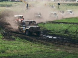 Гонщики УАЗ сохраняют лидерство в чемпионате России по автокроссу