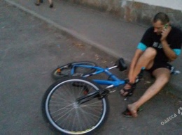 Возле элитного поселка в Одессе сбили велосипедиста (фото)