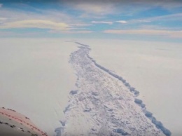 От Антарктиды откололся айсберг размером в две Москвы