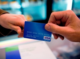 Visa предложила американским магазинам и ресторанам по $10 тысяч за отказ от наличных
