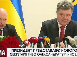 Ростислав Ищенко: Начинается схватка Турчинова и Порошенко, на кону - статус диктатора