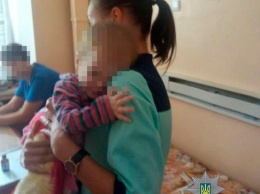 В Запорожье мать бросила годовалого ребенка в больнице, заявив, что у нее нет на него денег