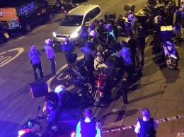 Полиция Лондона задержала двух подростков, плескавших в прохожих кислотой