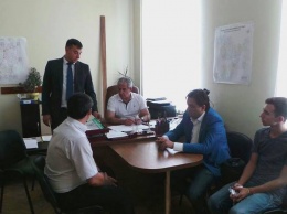 После нападения на журналиста Савченко поручил проверить перевозчиков на соблюдение договоров с облгосадминистрацией