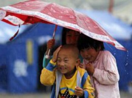 Непогода в Китае: проливные дожди уносят жизни людей