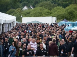 На концерт неонацистов в маленький город в Германии приехали 6 тысяч человек