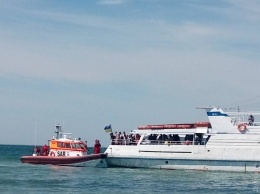 В районе острова Джарылгач спасли еще двоих потерявшихся туристов