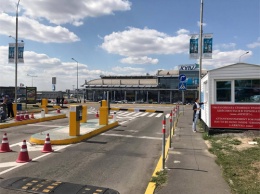 В аэропорту Жуляны изменили способ оплаты за парковку автомобилей