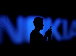 Apple вновь начала продавать устройства Nokia в своих магазинах