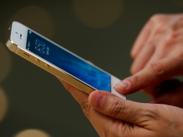 Touch ID на задней панели нового iPhone все еще реален?
