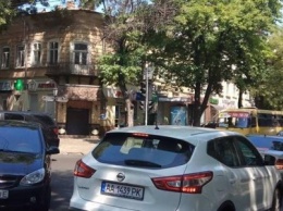 В центре Одессы Мерседес протаранил гостей из Донецка