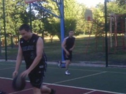 В Доброполье провели турнир по баскетболу среди молодежи