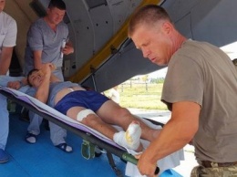 В Одессу самолетом доставили раненых из зоны АТО (ФОТО)