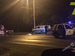 В Одессе Range Rover насмерть сбил женщину, водитель бросил авто и сбежал (фото)