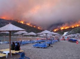 Пожары подступают к Лазурному берегу и угрожают Провансу