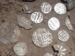 Под Сумами нашли клад с древними арабскими монетами