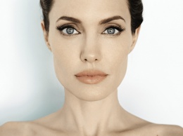 Анджелина Джоли рассказала о жизни без Брэда Питта