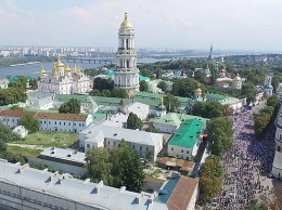Удар по хунте: Десятки тысяч противников войны вышли в центр Киева